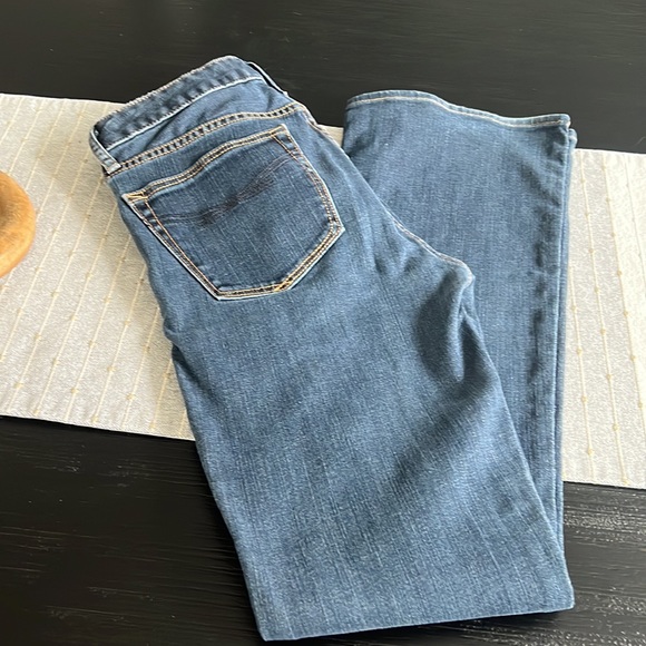 GAP Curvy Jeans - Picture 4 of 8